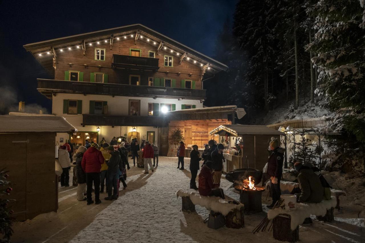 Gasthof St. Adolari Hotell Sankt Ulrich am Pillersee Exteriör bild