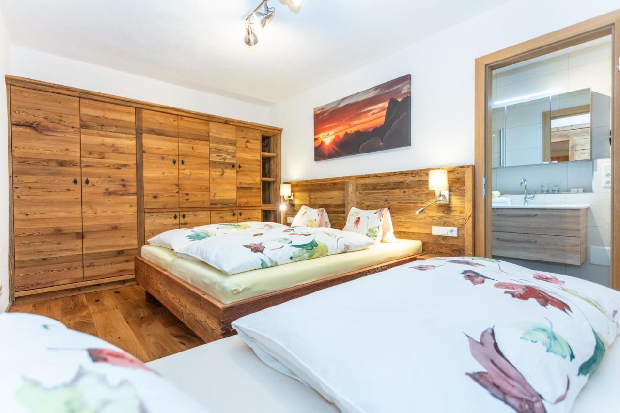 Gasthof St. Adolari Hotell Sankt Ulrich am Pillersee Exteriör bild