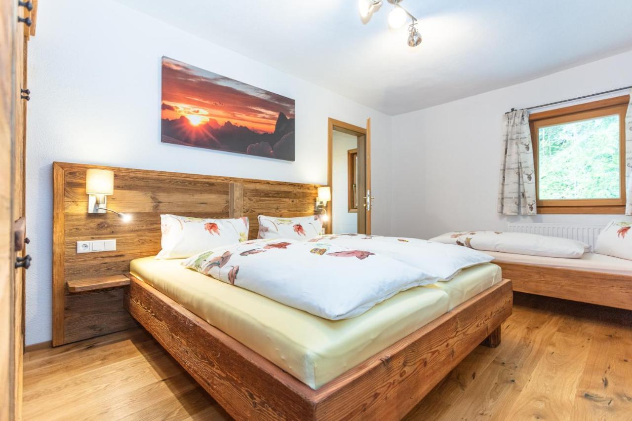 Gasthof St. Adolari Hotell Sankt Ulrich am Pillersee Exteriör bild