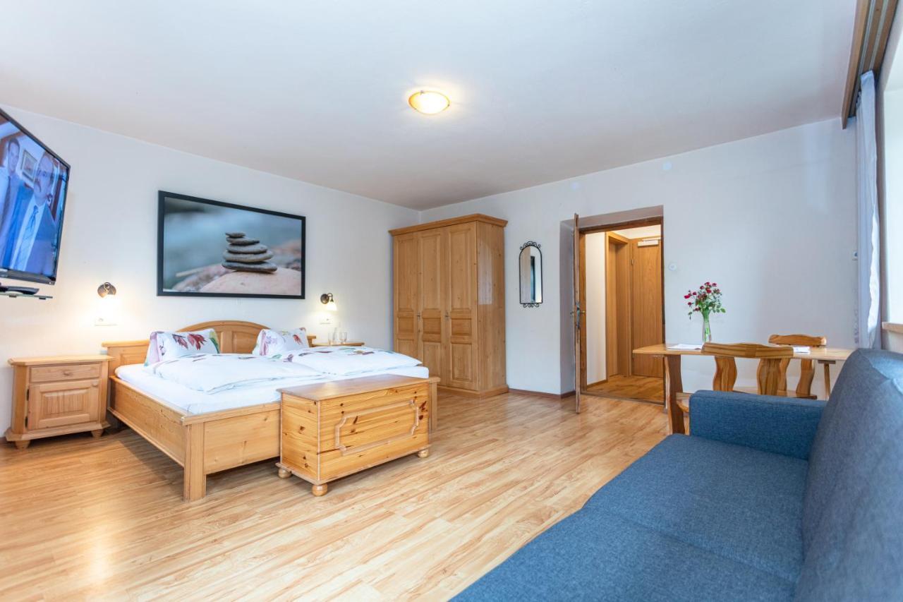 Gasthof St. Adolari Hotell Sankt Ulrich am Pillersee Exteriör bild