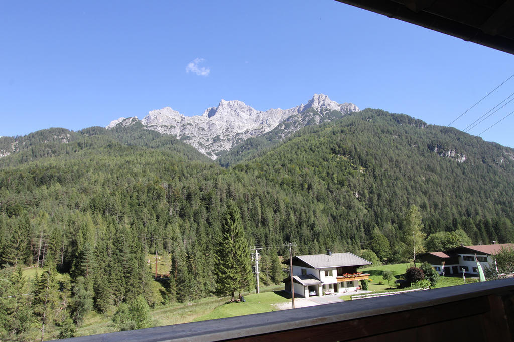 Gasthof St. Adolari Hotell Sankt Ulrich am Pillersee Exteriör bild