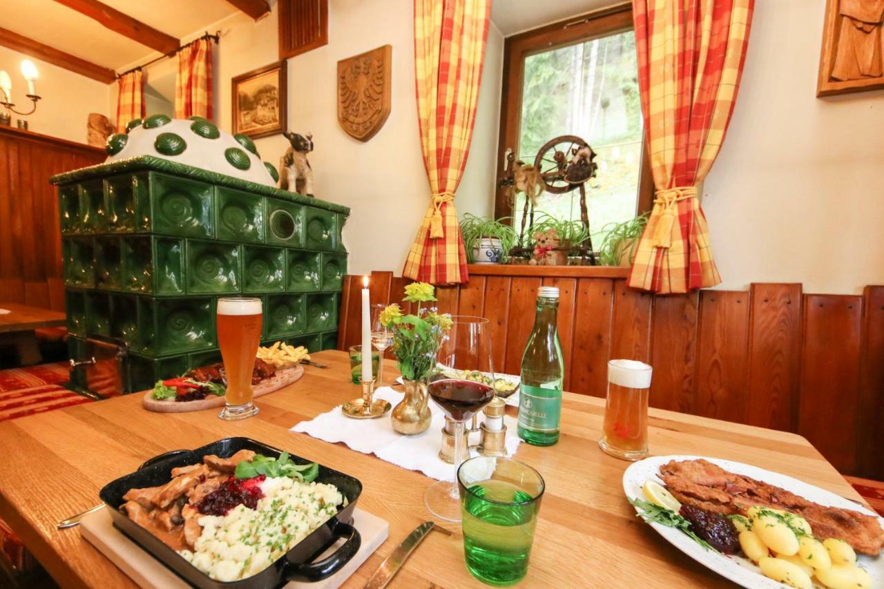 Gasthof St. Adolari Hotell Sankt Ulrich am Pillersee Exteriör bild