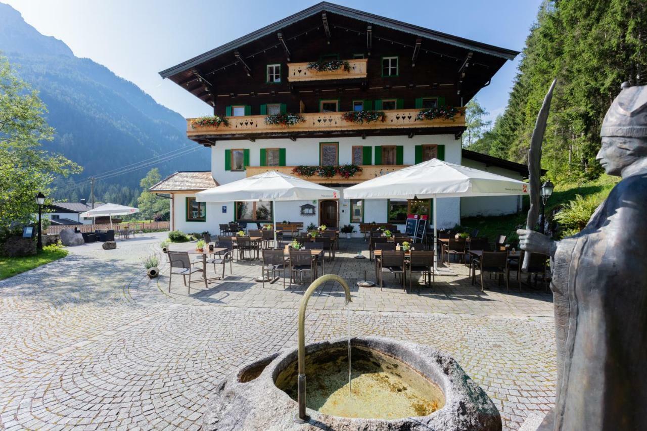 Gasthof St. Adolari Hotell Sankt Ulrich am Pillersee Exteriör bild