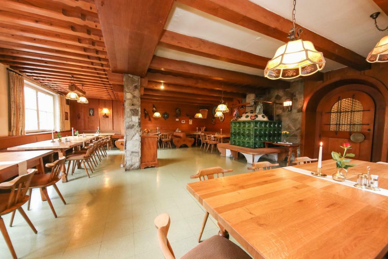 Gasthof St. Adolari Hotell Sankt Ulrich am Pillersee Exteriör bild